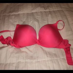 Hot pink Victoria’s Secret push up plunge bra!